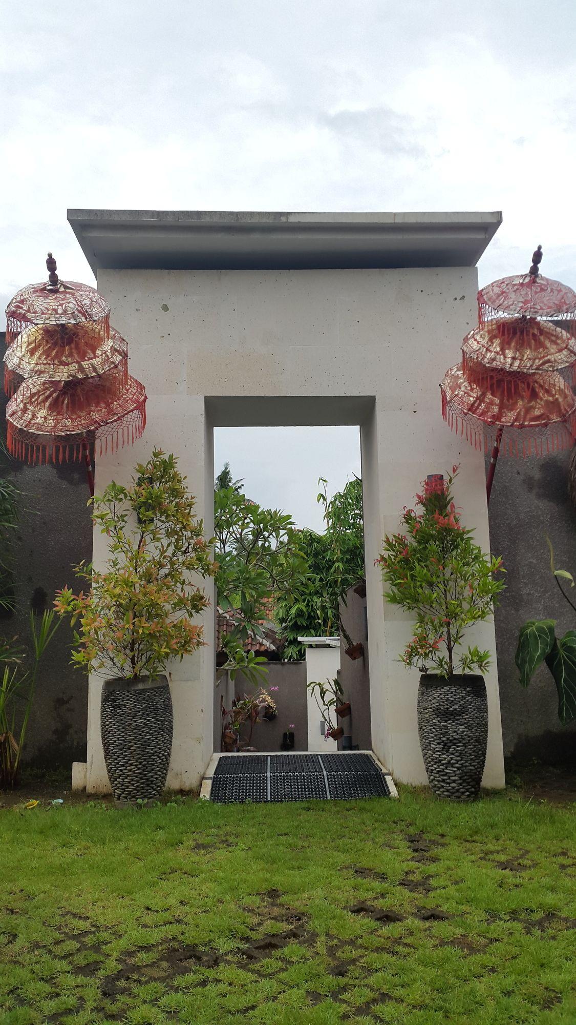 Sri Abi Ratu Villas Sukawati  Exterior photo