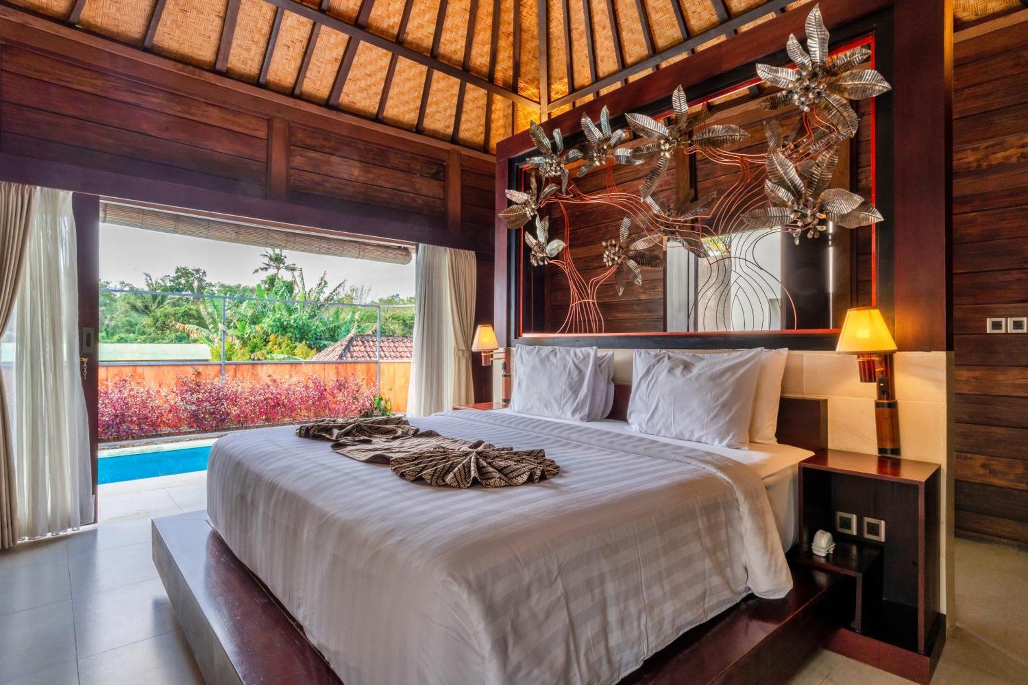 Sri Abi Ratu Villas Sukawati  Exterior photo